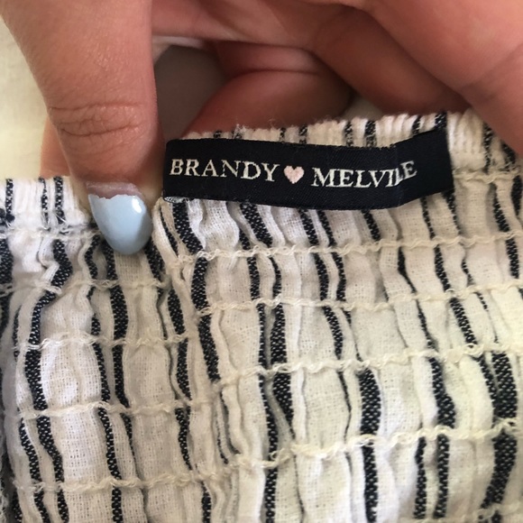 🦋Brandy Melville crop top🦋 - Picture 6 of 6